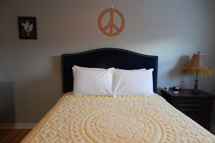 Room 100 of 114