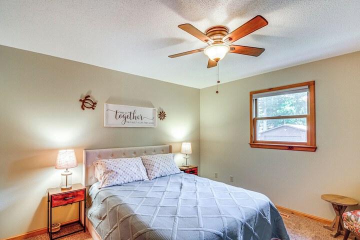 Beach & Lake Access: Brainerd Townhome