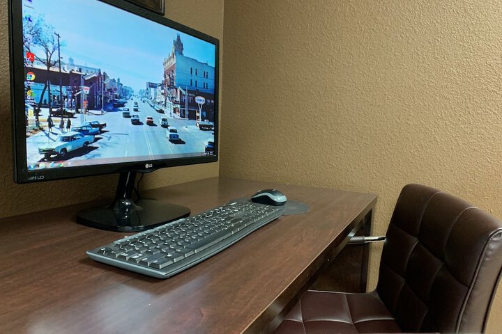 Business Center 32 of 33