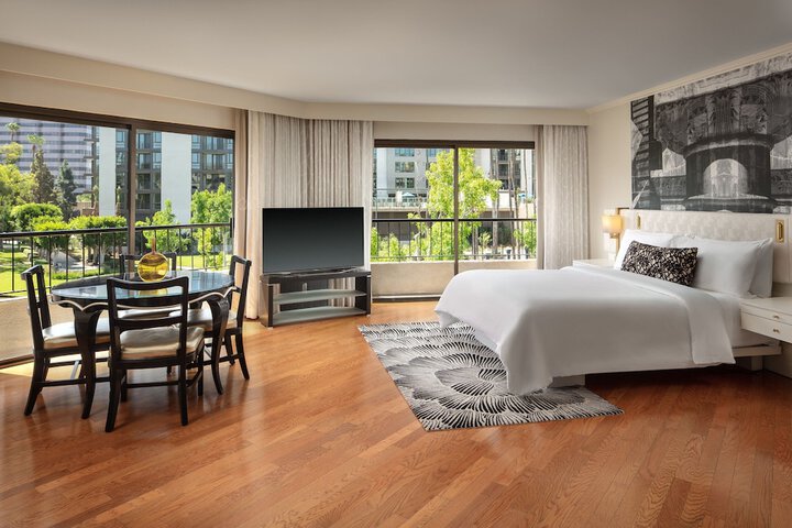 Avenue of the Arts Costa Mesa a Tribute Portfolio Hotel