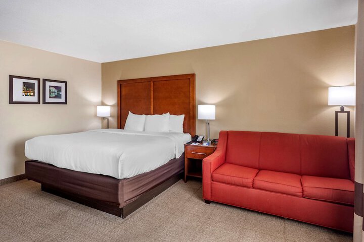 Room 42 of 60