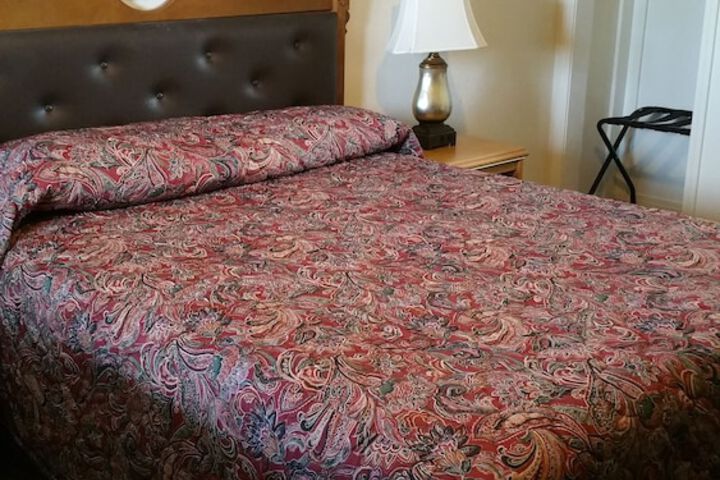 Room 19 of 37