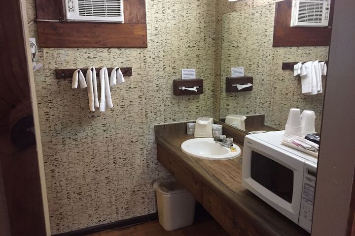 Holiday Lodge