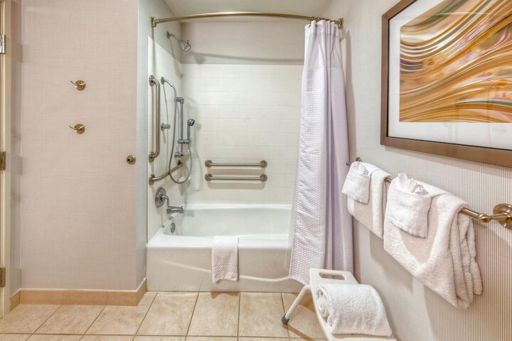 Room 21 of 33