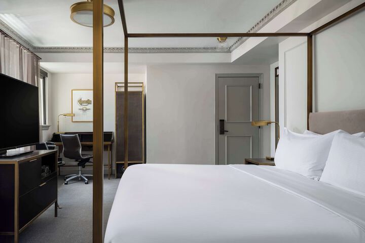 Hotel Phillips Kansas City Curio Collection by Hilton