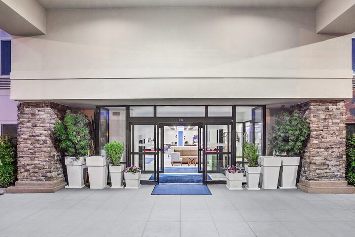 Hotel 4 of 30
