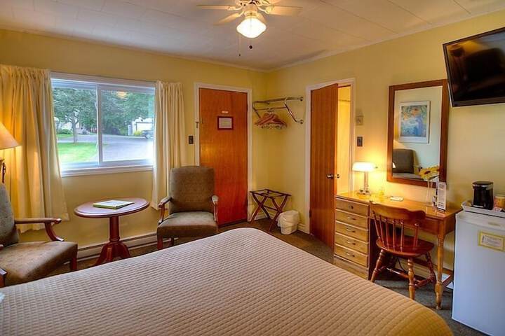 Room 10 of 32