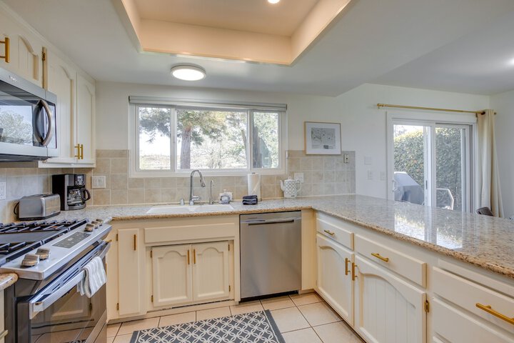 Lakefront Grover Beach Home Walk to Ocean!