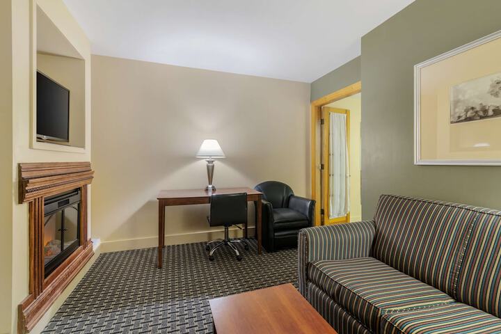 Room 52 of 69