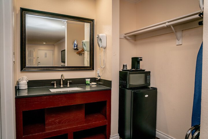 Room 22 of 49