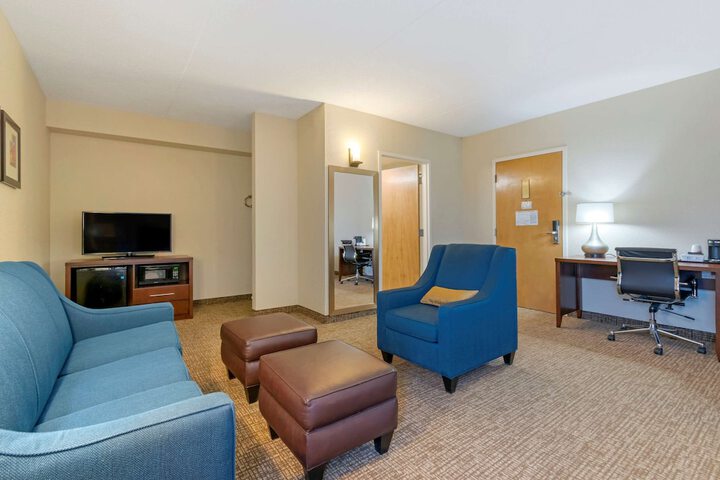 Room 13 of 40
