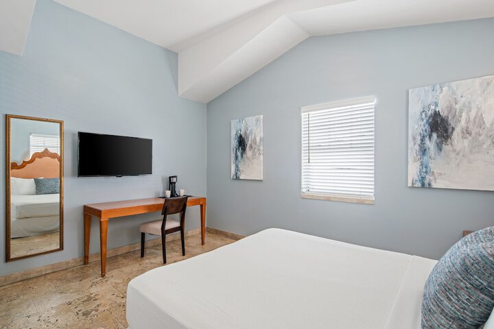 Room 4 of 55