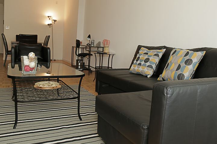 Room 2 of 9