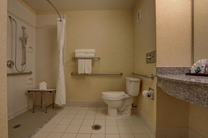 Room 12 of 37