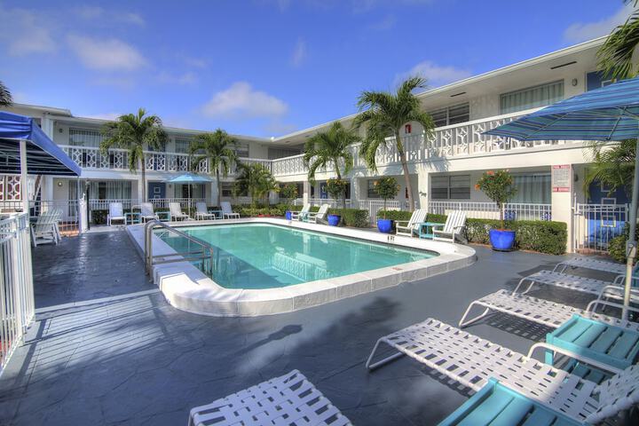 May-Dee Suites