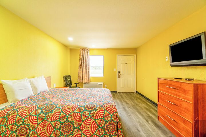 Regency Inn by OYO Rockdale TX