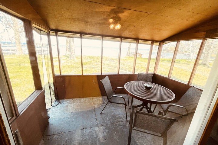 Horseshoe Bay Lodge