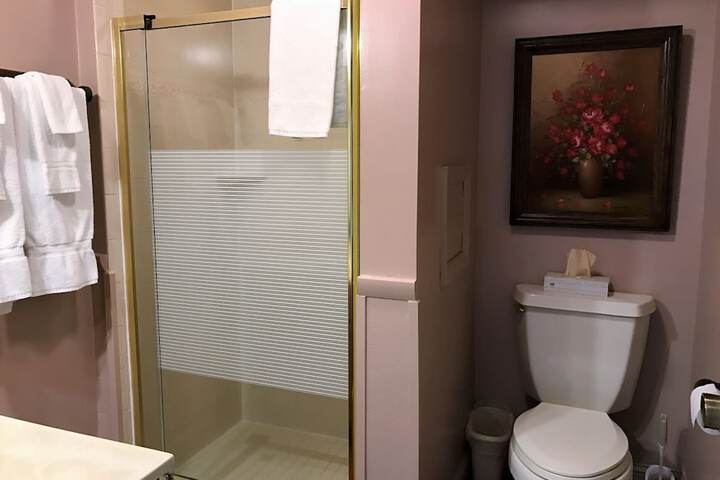 Room 33 of 42