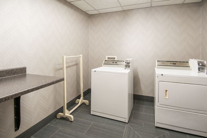 Comfort Inn & Suites Pauls Valley - City Lake