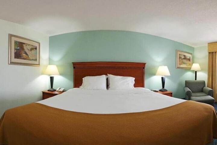 Holiday Inn Express Hotel & Suites Lake Okeechobee by IHG
