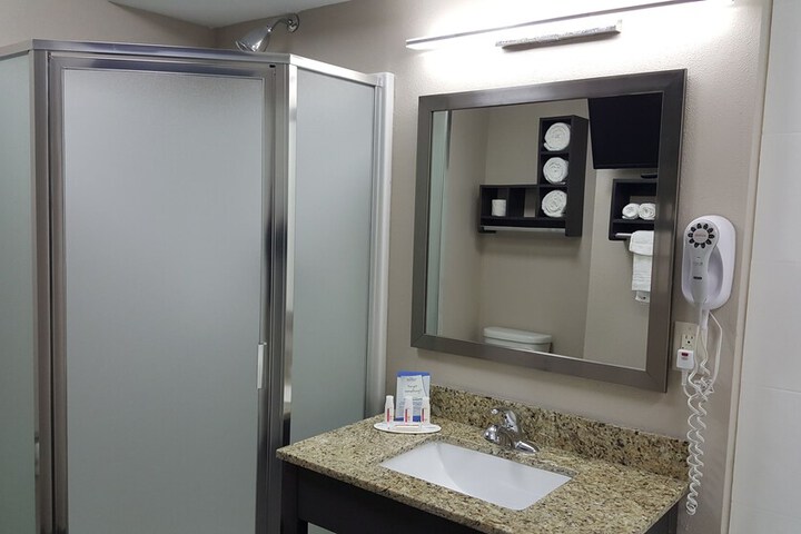 Baymont by Wyndham Clarksville