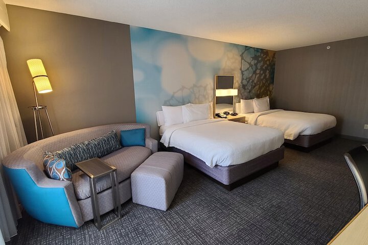 Room 17 of 28