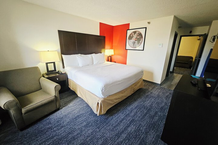 Ramada Plaza by Wyndham Sheridan Hotel & Convention Center