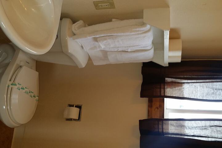 Room 27 of 36