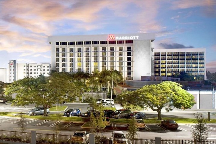 Hotel Exterior 40 of 41
