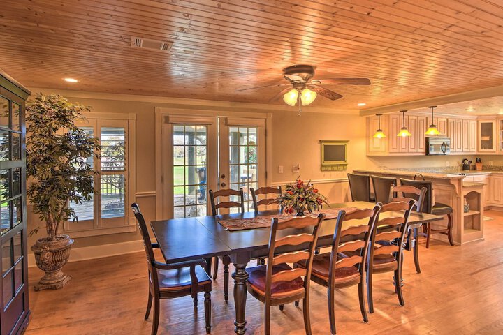 Serving Southern Charm at This Clarkesville House!