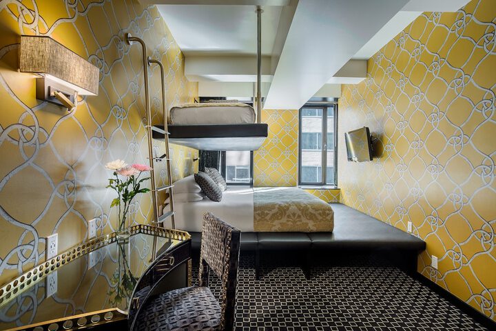 Room 32 of 42