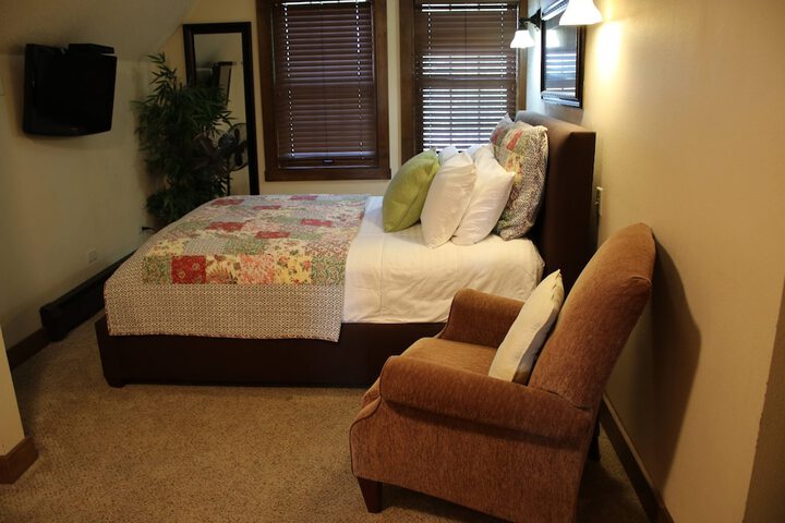 Room 52 of 70