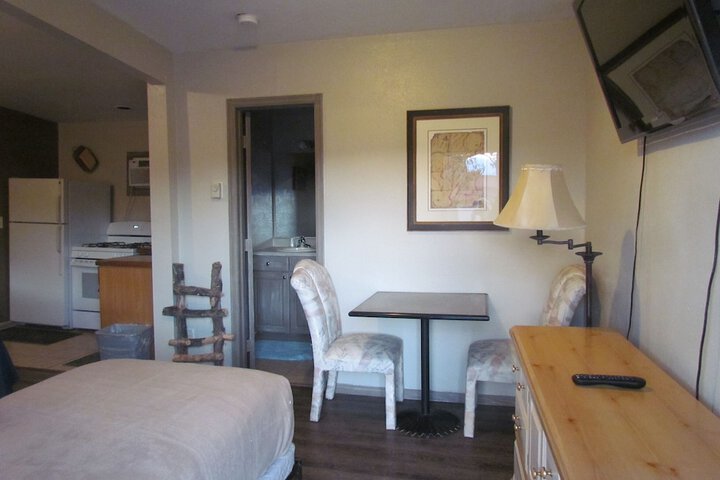 Room 28 of 47