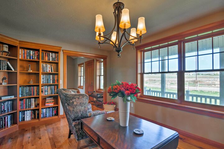Custom Home w / Decks in Boulder! Gateway to Parks!