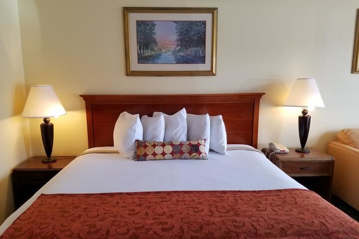 Room 8 of 10
