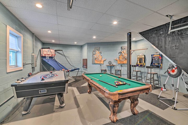 Lake Luzerne Home w / Fire Pit on Hudson River
