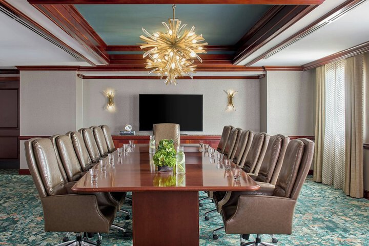 Renaissance Shoals Resort & Spa
