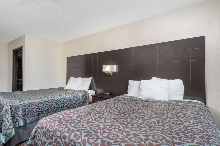 Room 13 of 20