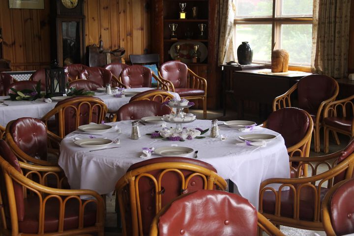 Dining 36 of 63