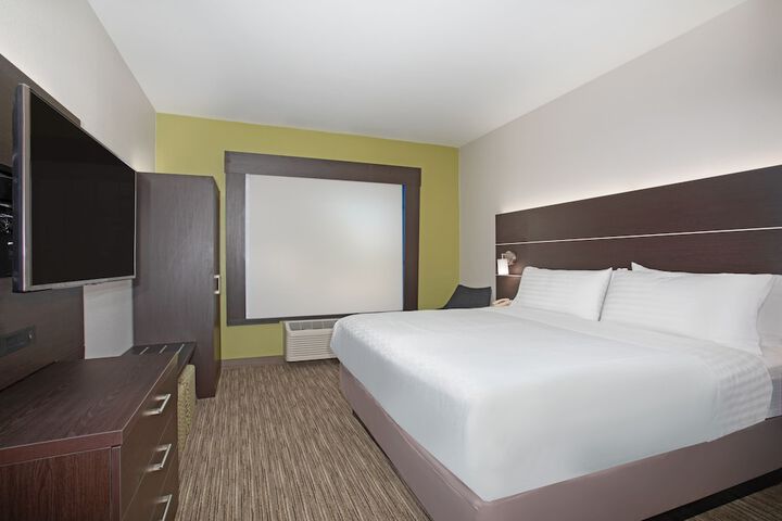 Room 30 of 47