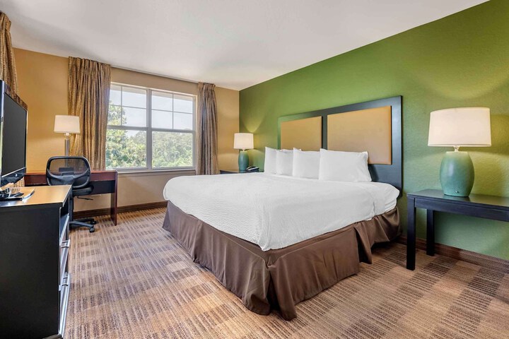 Room 8 of 30