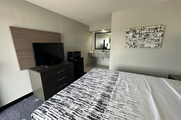 Room 17 of 23