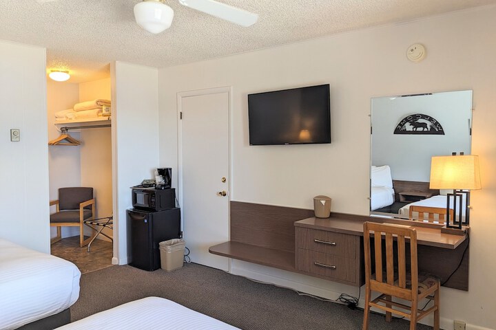 Room 44 of 65