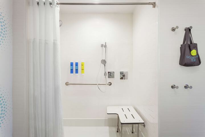 Room 8 of 24
