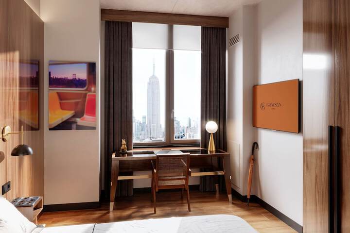 Room 33 of 42