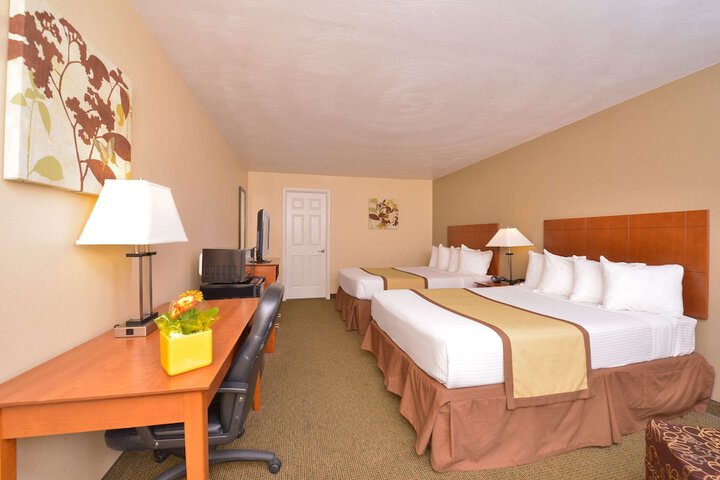 Room 35 of 63