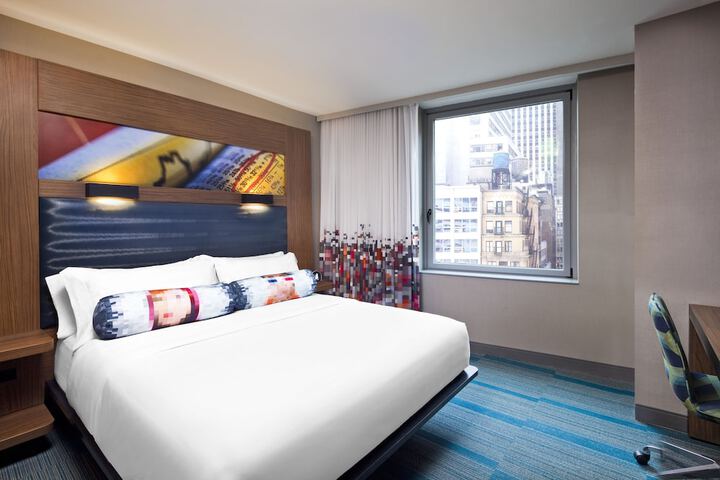 Room 8 of 25