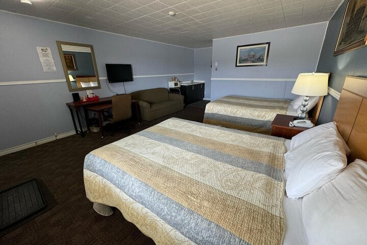 Room 16 of 28