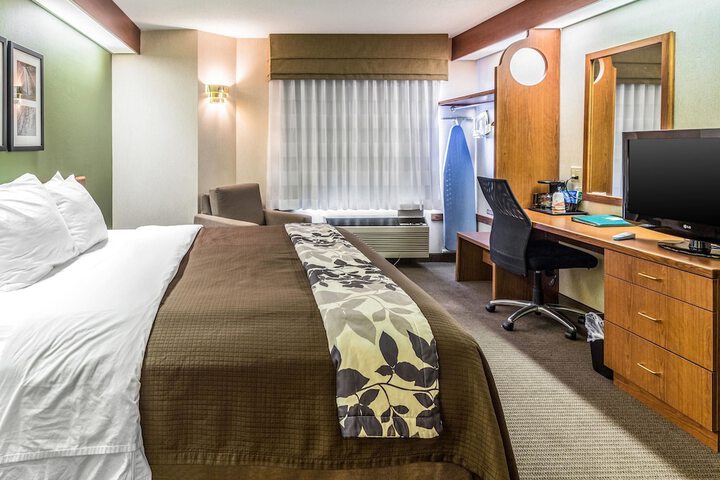Room 16 of 61