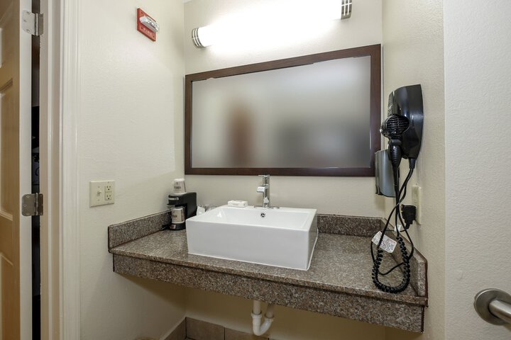 Room 12 of 48